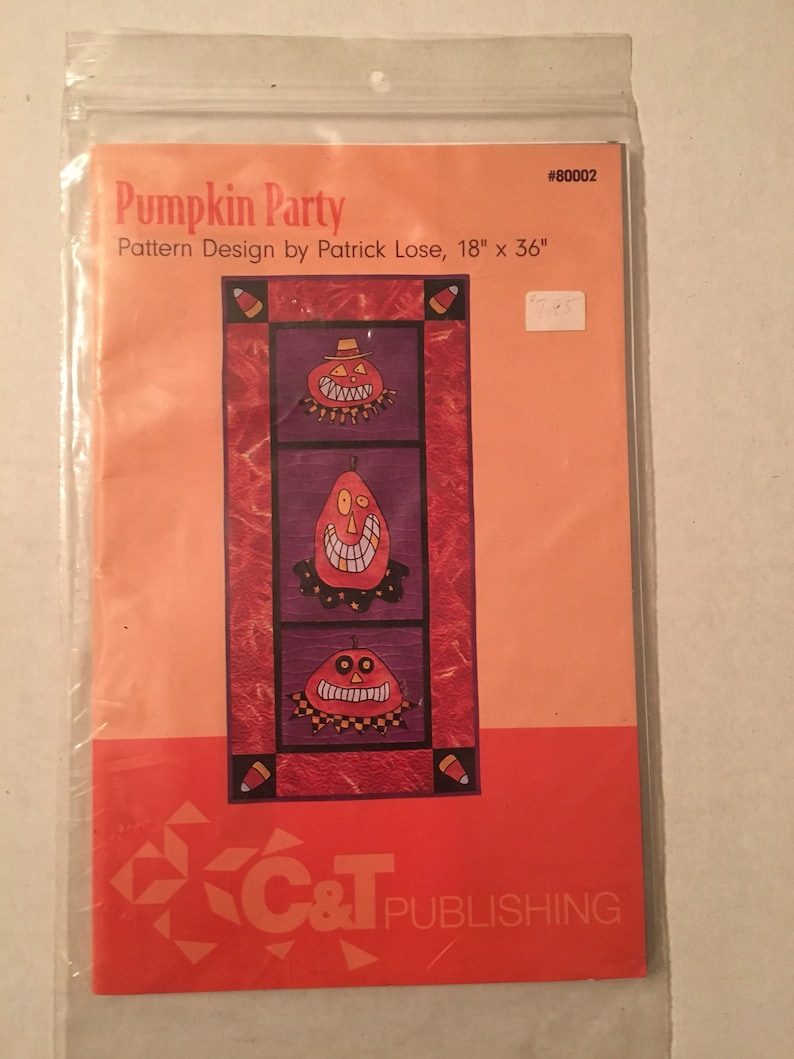 BLOOMIN/' MINDS Half To Have Pumpkins Halloween Table Runner Wallhanging pattern