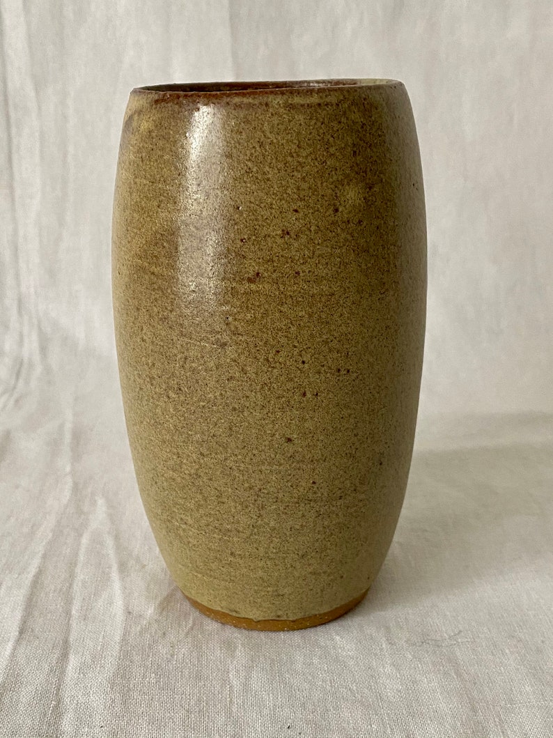 Glazed Wheel thrown Pottery pottery modern vase Fait a la main avec Amour Handmade Ceramic vase vessel