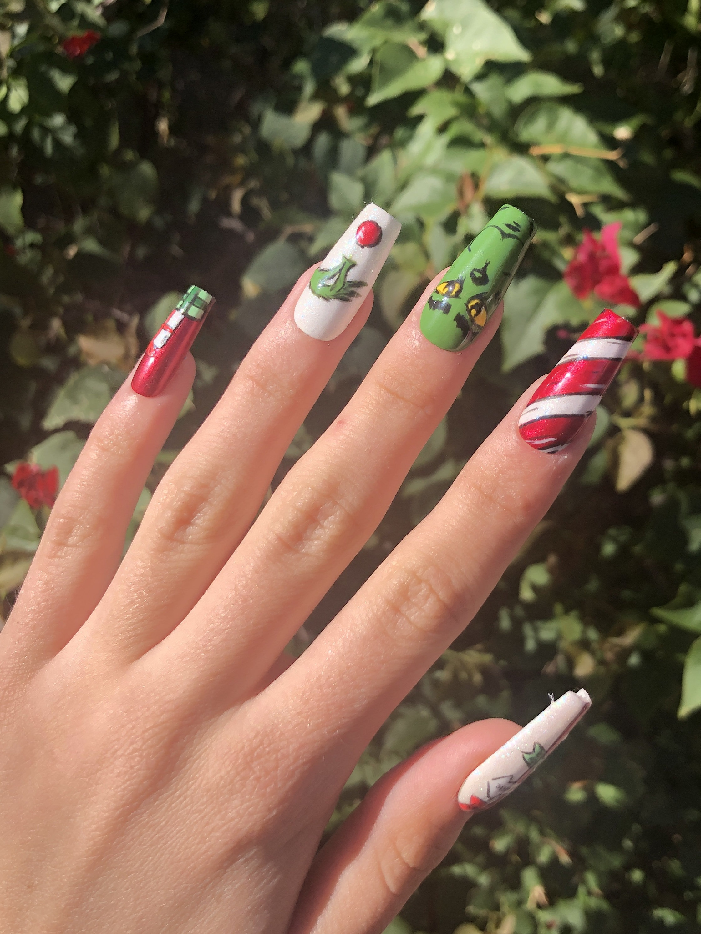 Grinch Red Mask Press-On Nails