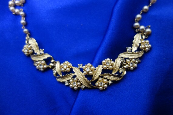Pearl and Rhinestone Costume Necklace - Vintage - image 3