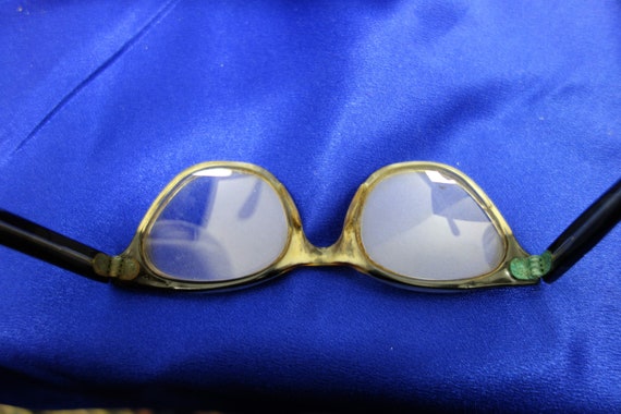 Far Out! 2 Pairs of Vintage Women's Glasses - image 6
