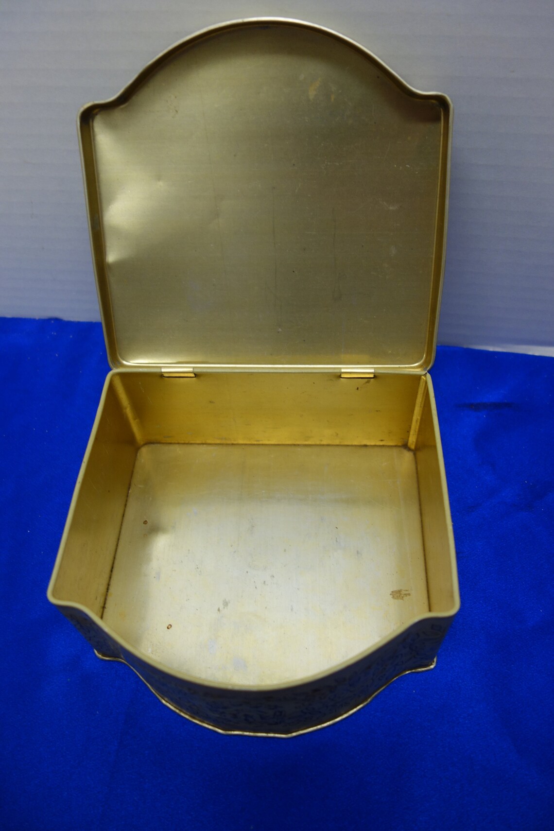 The Metal Box Co. LTD Mansfield Tin Made in England Etsy