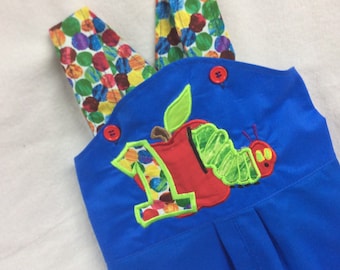 Hungrige Raupe 1st Birthday Outfit, gesticktes Longall/Shortall