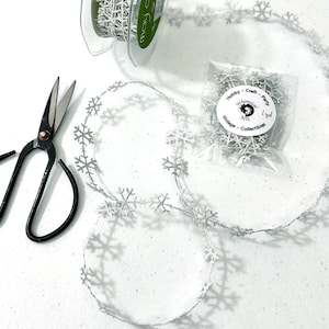 Silver Snowflake Satin Ribbon Banner Cut Sealed Edge By The Yard Gift Wrap Scrapbook Craft DIY Card Mini Garland Holiday Trim Non-Wire