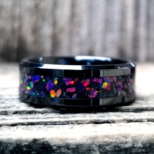 Keramikring mit Rubin Feueropal und Glow Inlay. Leuchten Ring. Feueropal Ring. Opal Ring. Trauring.Verlobungsring. Herrenring. Ring für Frauen.