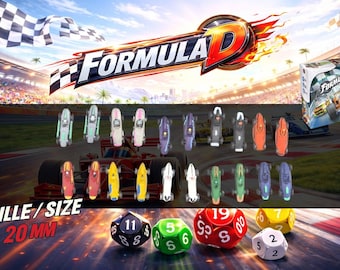 Könnte beinhalten: Formula D Brettspiel-Set mit Miniatur-Rennwagen in verschiedenen Farben, Würfeln und einer Spielbox. Der Text "TAILLE / SIZE 20 MM" ist sichtbar. Der Hintergrund zeigt eine Rennstrecke und eine Zielflagge. Die Autos sind ca. 2 cm groß.