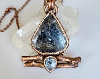 Collar de ramita de piedra solar pietersita e iolita, collar de cobre electroformado, collar de naturaleza con mensaje bohemio y místico