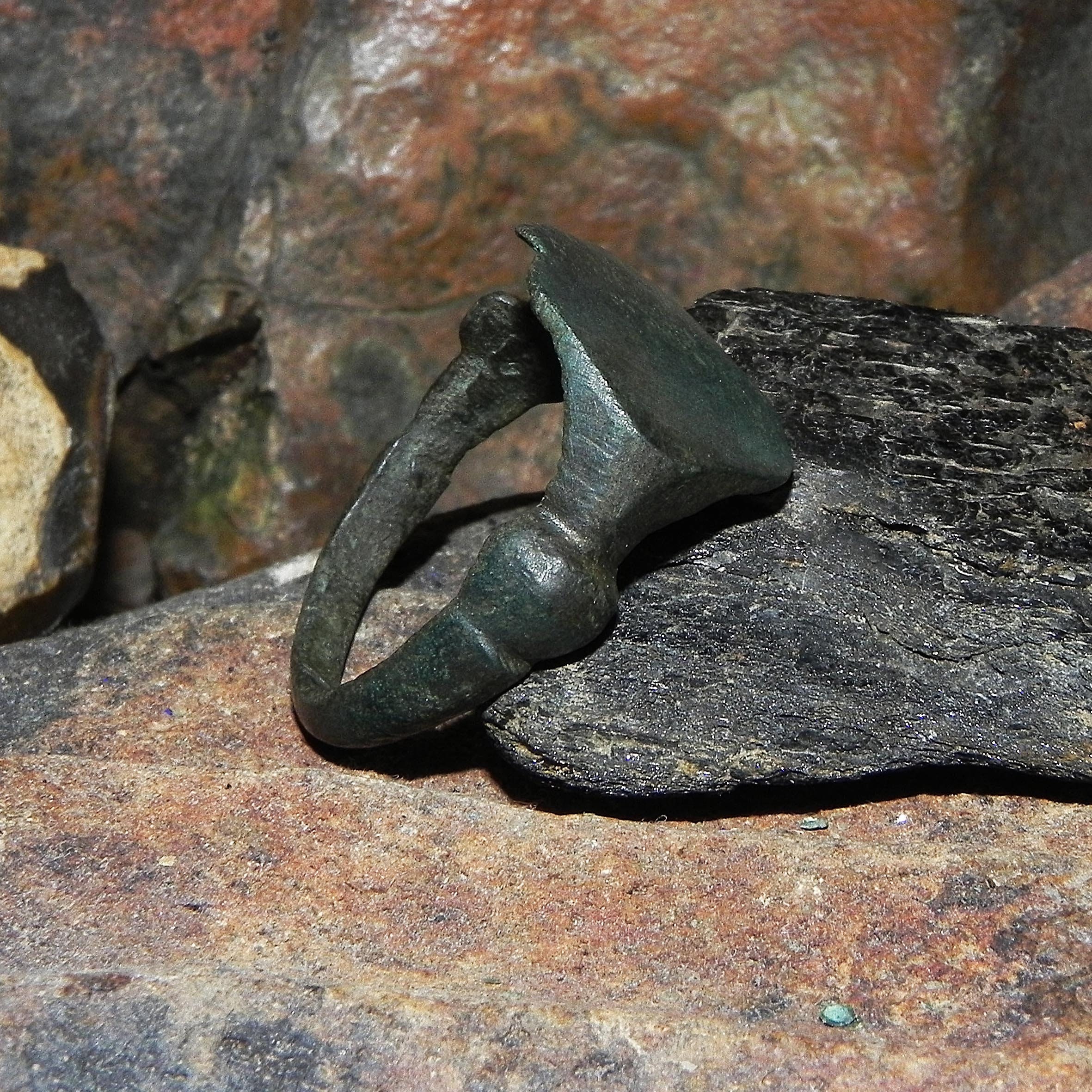 Viking artifacts in the form of Viking jewelry in the 911th Etsy