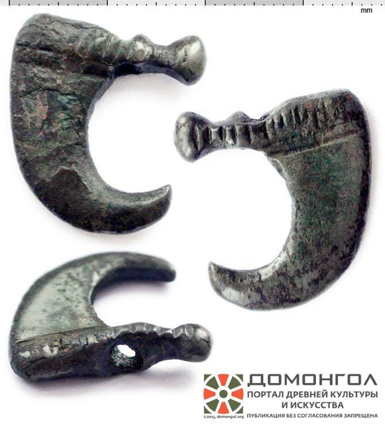 Херсонес таврический кессария монеты. Медные монеты херсонеса. X xi вв. Старинные ременные накладки. Привеска шумящая бубенчик.