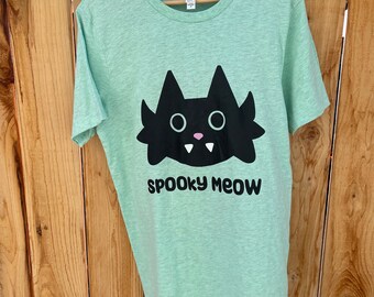 Spooky meows Halloween haunting cat black office school fun Unisex t-shirt