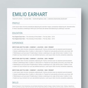 Puede incluir: Una plantilla de currículum con el nombre Emilio Earhart en la parte superior. El currículum incluye secciones para el perfil, la educación, la experiencia y las habilidades. El currículum está formateado con un diseño simple y limpio.
