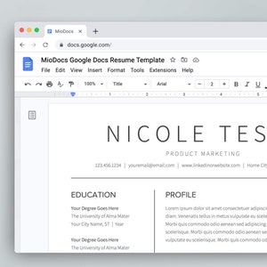 A browser window with the resume template showing how it can be edited in Google Docs.
