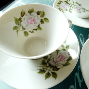Service à café Vintage Porcelaine Fine France - Français décor vintage roses