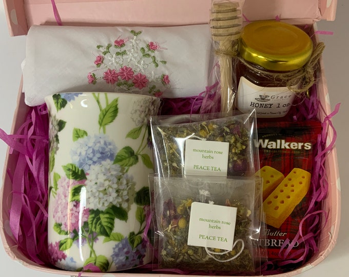 Teacup Gift Box,  Tea Mug Gift, Tea Gift Box, Tea Party, Mother’s Day Gift, Last Minute Gift, Tea Drinker Gift, Tea Sampler