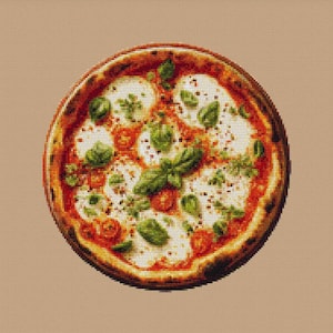 Pode incluir: Uma pizza redonda com uma crosta dourada, coberta com mussarela branca, molho de tomate vermelho, folhas frescas de manjericão verde e pequenos tomates cereja vermelhos. A pizza está em um fundo bege.