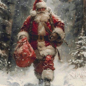 Könnte beinhalten: Ein fröhlicher Weihnachtsmann in einem roten Anzug mit weißem Bart und Pelzbesatz geht durch einen verschneiten Wald und trägt einen großen roten Sack.