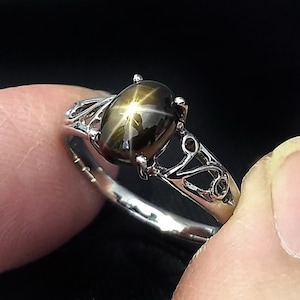 Black Star Sapphire Ring: Sterling Silver, US Size 6.5
