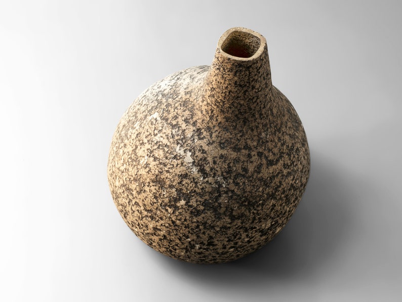 Sculptural decorative vases image 3