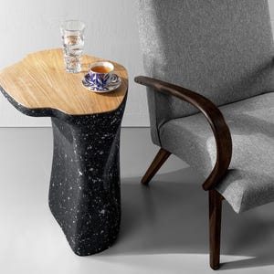 Handmade Sculptural Side Table – Oak & Concrete Look – Modern Minimalist Accent