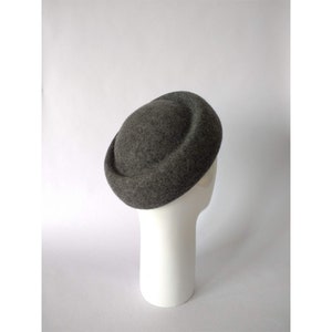 Dark Grey Wool Felt &#39;NewYorker&#39; Beret