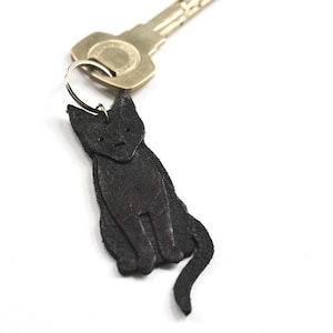 Black Cat Keychain, Cat Silhouette, Pet Portrait, Leather Cat Keyring, Cat Christmas gift, Xmas, Secret Santa pet, Cat Accessories, Kitten