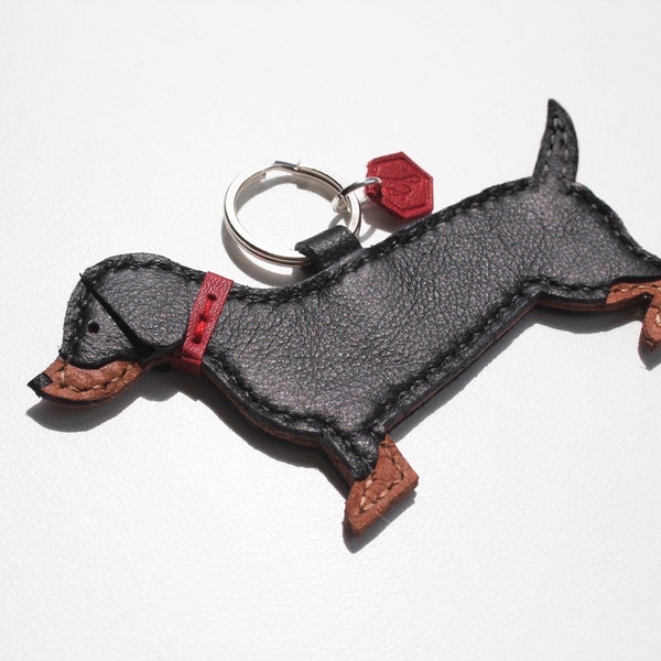 Dachshund Keychain, Miniature Dachshund, Custom Leather Dog Keyring, Sausage Dog Gift, Weiner Dog, Dapple Doxie, Badger Dog, Daxie, Teckel