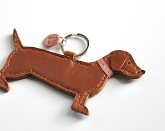 Dachshund Keychain, Miniature Dachshund, Custom Leather Dog Keyring, Sausage Dog Gift, Weiner Dog, Dapple Doxie, Badger Dog, Daxie, Teckel