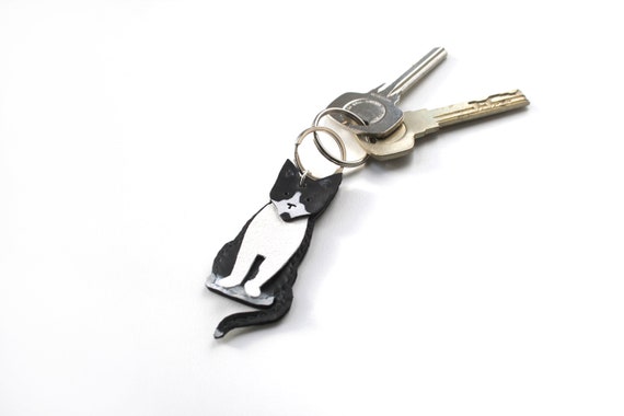 Leather cat best sale keyring