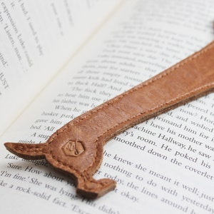 These leather bookmarks are double sided and this image shows the other side, it is the same except this doesn’t feature any embossed wording along the centre, but does show my small logo (the letter g in a hexagon) at the bottom of the bookmark