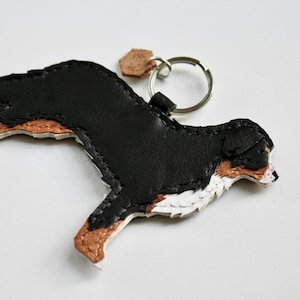Custom Leather Bernese Mountain Dog Keyring: Pet Dog Gift, Bouvier Bernois, Berner Sennenhund, Bernese Cattle Dog