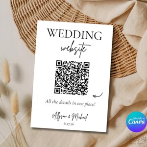 Puede incluir: Una tarjeta blanca con las palabras "WEDDING website" y un código QR. Debajo del código, se lee "All the details in one place!" seguido de nombres y una fecha. La tarjeta está sobre un fondo neutro.