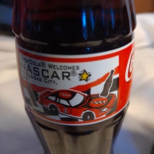 Lote de 4 botellas familiares de Coca-Cola Nascar Racing de Ricky Dale, Kansas City imagen 5