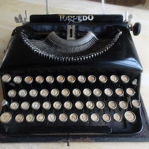 Torpedo 12 typewriter in case from 1928