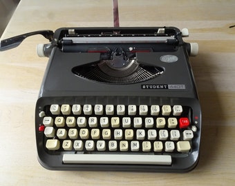 Student 440t Beautiful typewriter in case (also known as Signature 440t)