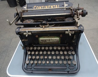 【Continental】ドイツ製 コンチネンタルアンティーク英文タイプライター Continental 340 Portable Typewriter, Working, Glossy Black