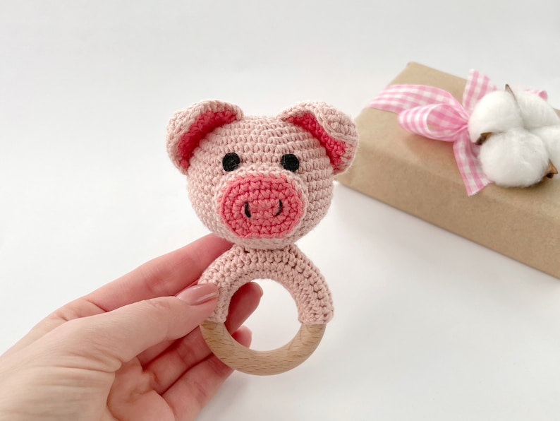 Pig crochet pattern baby rattle Amigurumi pattern Crochet pig plush pattern Baby teether Crochet farm animals image 3