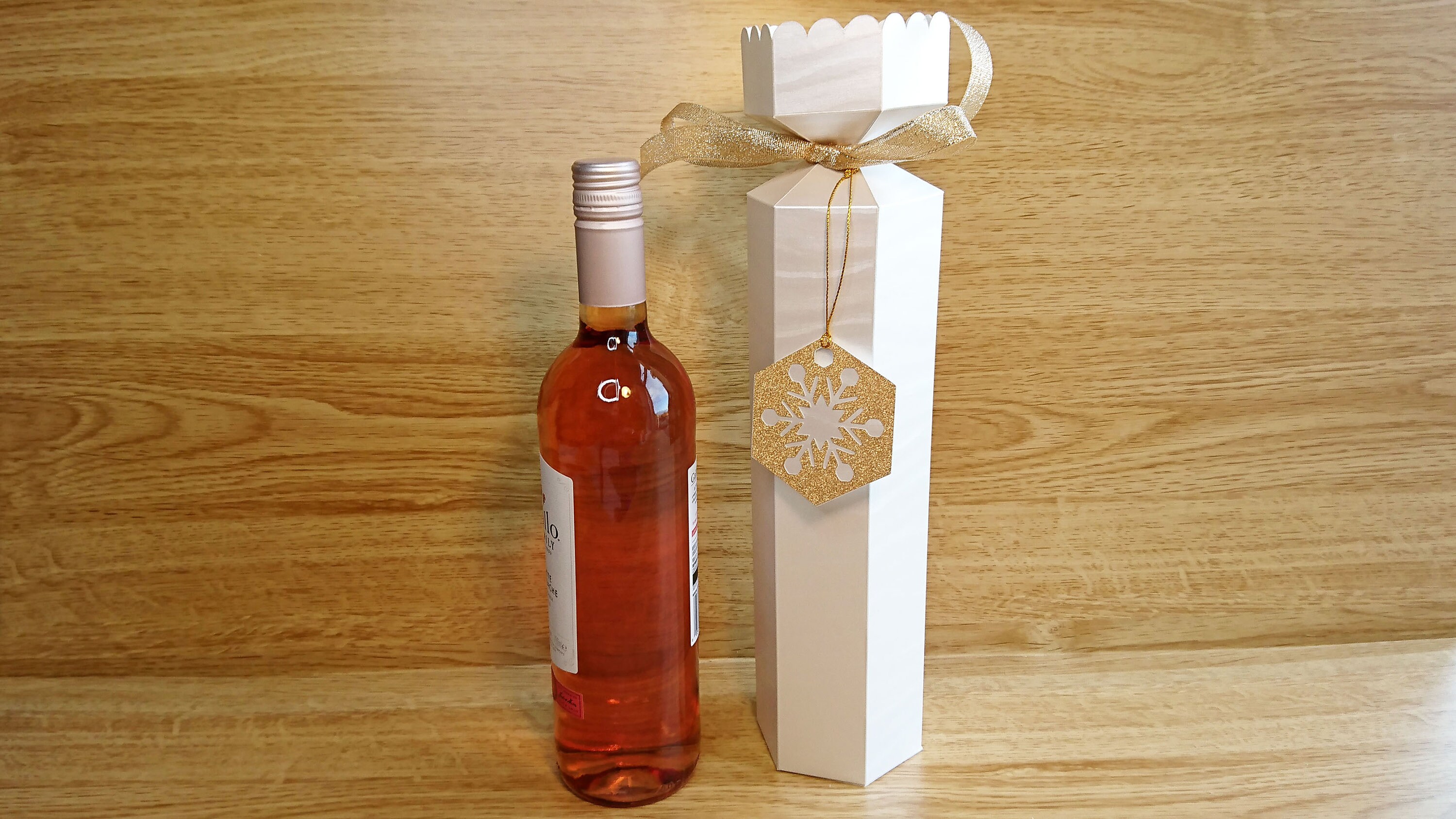 SVG file to cut a large wine bottle box, Tall cracker box svg, Cricut, Silhouette, ScanNcut, Bottle box SVG, Gift box svg, Packaging SVGs