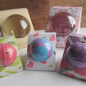 Paquete de archivos SVG para cortar Caja para bola de 10 cm de diámetro rellena y caja de una pieza para bomba de baño envuelta en plástico, Cricut, Silhouette, ScanNcut svgs