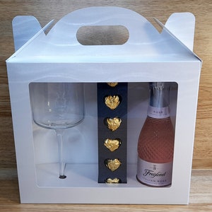 Grande boîte cadeau pour vin, verre et chocolats, SVG, Studio3, DXF, SVG, boîte cadeau svg, svg d'emballage, Cricut, Silhouette, ScanNCut