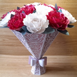 File digitali per tagliare un gigantesco vaso di bouquet con rose per Cricut, Silhouette e ScanNCut. SVG, Studio 3, Canvas Workspace, modello di bouquet