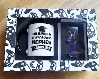 Digital files to cut a large presentation box for an 11oz mug and a keyring in a gift box, Cricut, Silhouette, ScannCut, SVG, Studio3