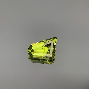 0.75 Ct Australian Parti Sapphire: Green Fancy Cut Gemstone