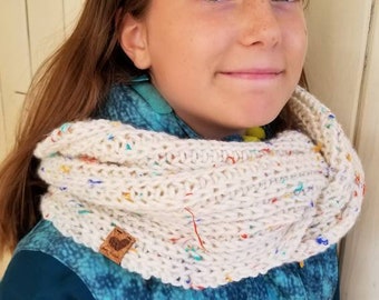 Le Vent du Nord: Multicolored confetti ribbed infinity scarf, super comfortable, warm and soft. Winter