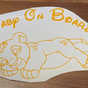 Naklejka Baby Simba Baby On Board/ Naklejka Long King na samochód/ Śpiący Simba