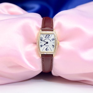 Ladies Franck Muller Geneve 2250 QZ 18K Gold Yellow Gold watch with Diamonds