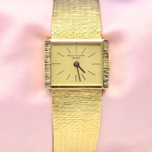 Ladies Patek Philippe Geneve 18K Yellow Gold watch 53.5 GM