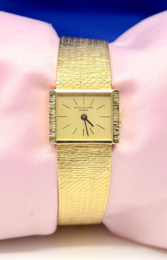 Ladies Patek Philippe Geneve 18K Yellow Gold watch