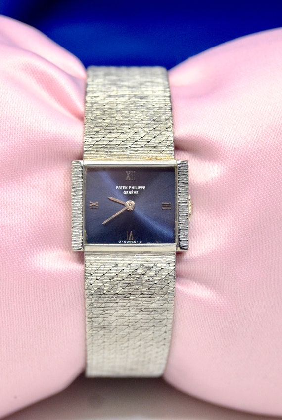 Ladies Patek Philippe Geneve 18K White Gold watch 