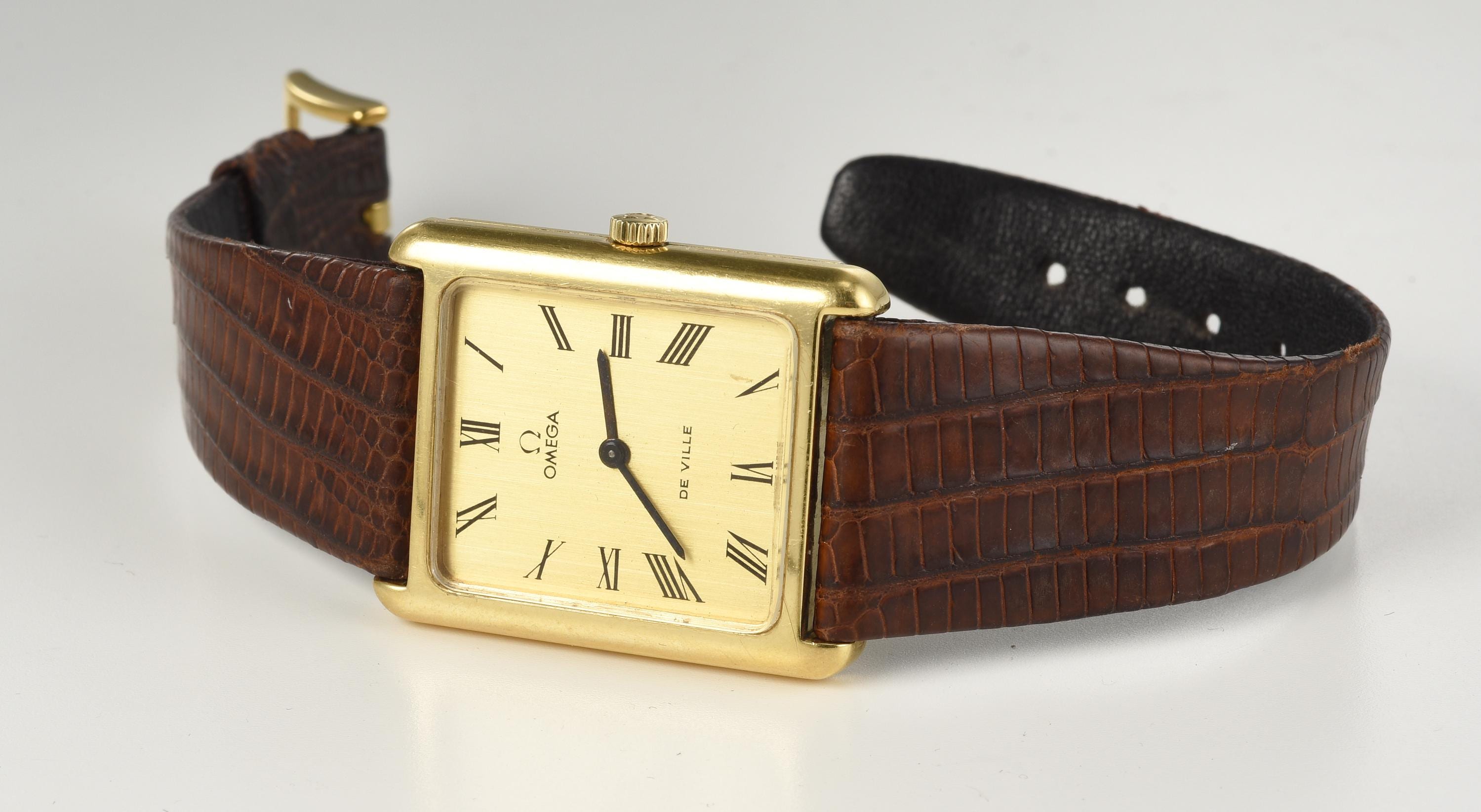 Vintage 1975 Men's OMEGA De Ville Manual Watch in 18K Yellow Gold