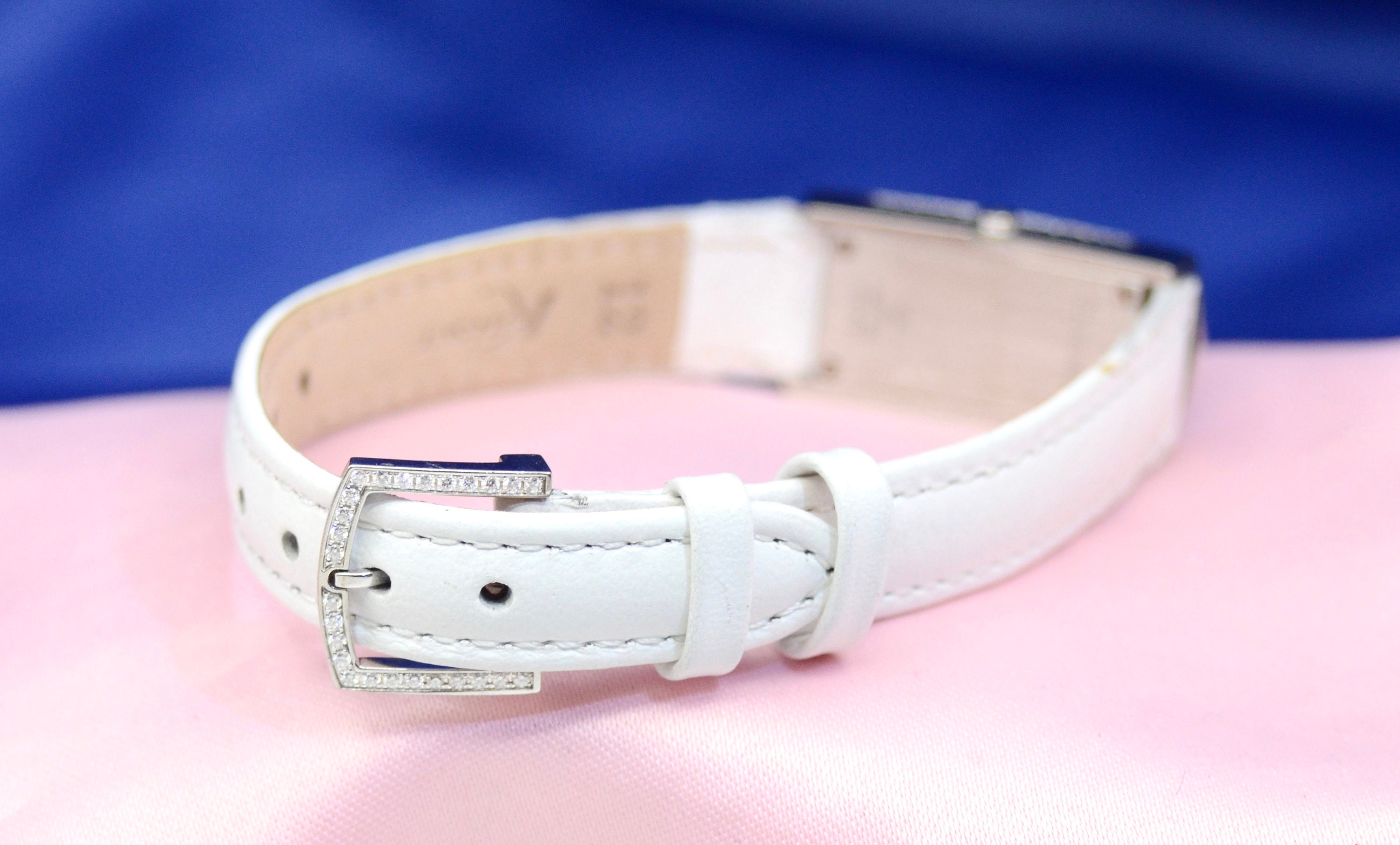 ティファニー クラシック レディース ウォッチ 18K ホワイトゴールド